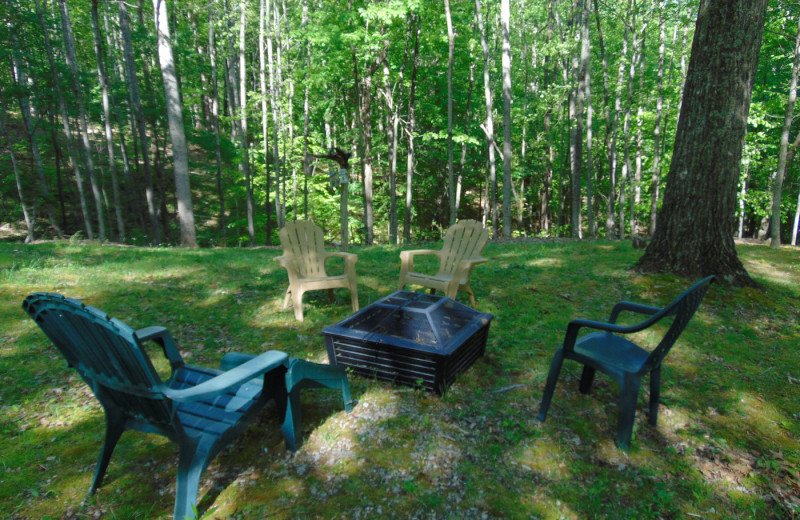 Cabin fire pit at Cabins at Dale Hollow.