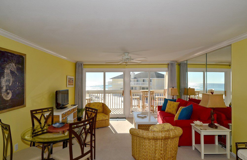 Vacation rental living room at Sandpiper Cove.