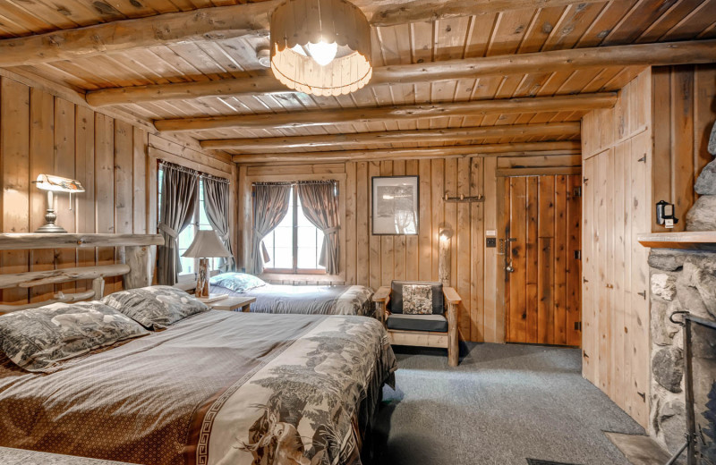 Cabin beds at Colorado Bear Creek Cabins.