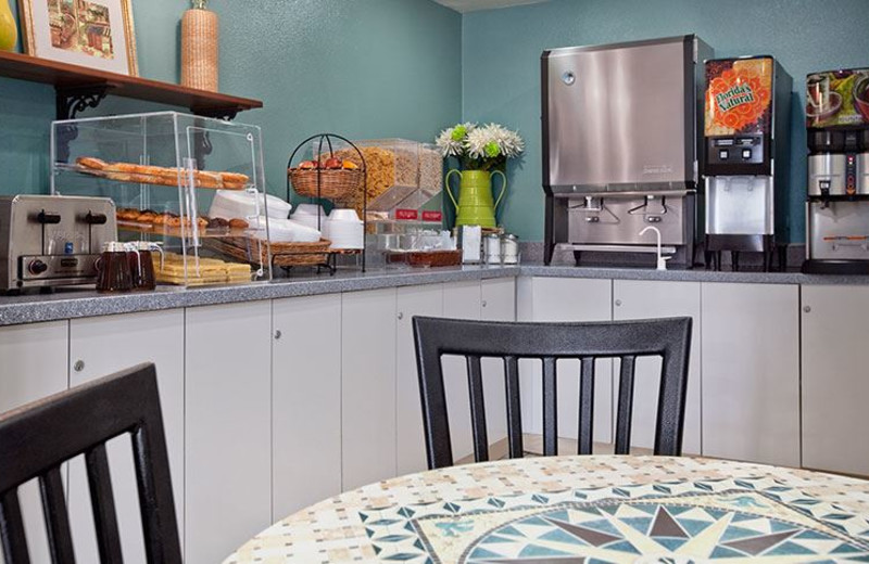 Continental Breakfast at Del Sol Inn