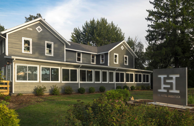 Exterior view of The Hotel Saugatuck.