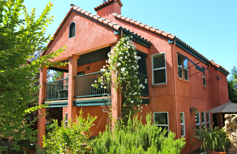 Exterior view of Applewood Inn, Restaurant and Spa.