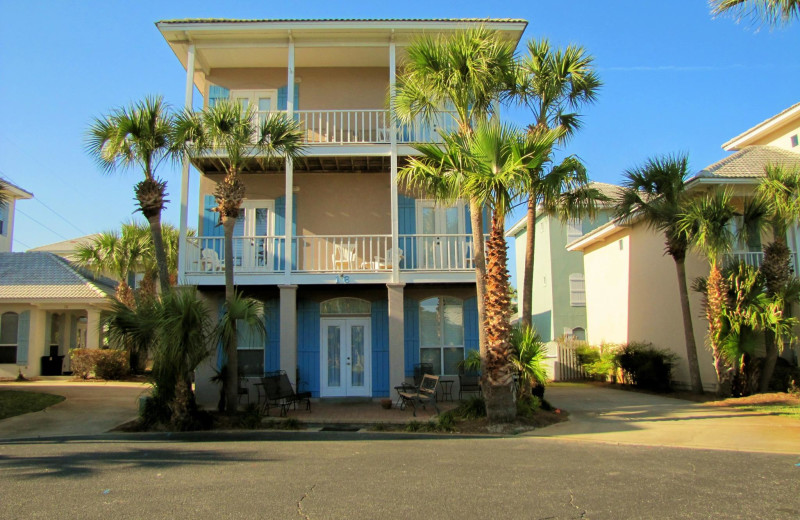 Rental exterior at Crystal Waters Vacations.