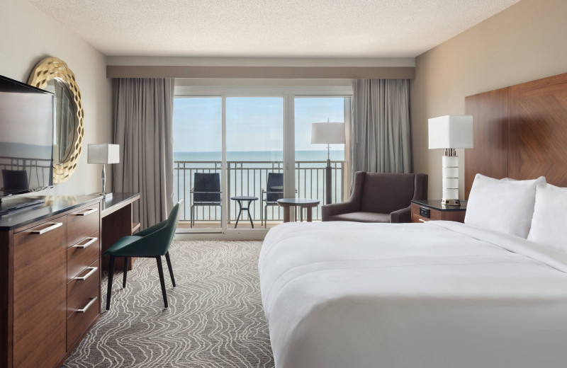 Guest room at Myrtle Beach Marriott Resort 