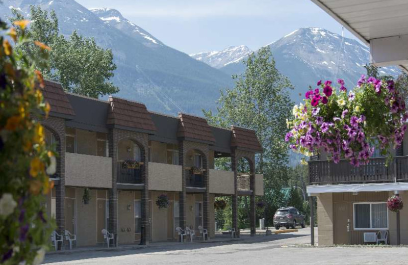 Exterior view of Maligne Lodge.