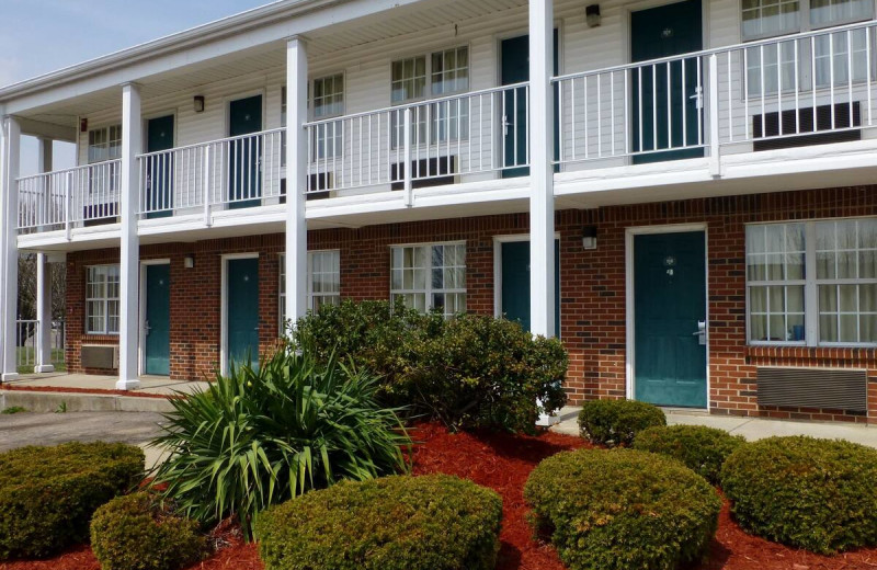 Exterior view of Deerfield Inn.