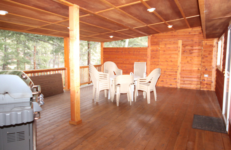 Guest deck at Streamside on Fall River.