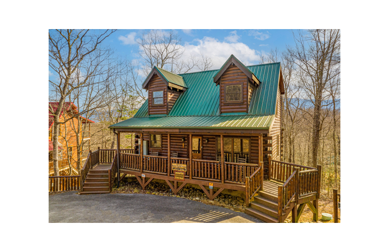 Exterior view of American Patriot Getaways - Bear Pause Cabin.