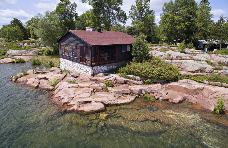 Cabin exterior at Killarney Mountain Lodge.