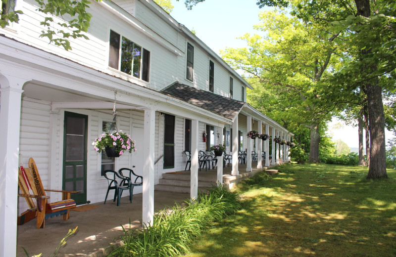 Exterior view of White Birch Lodge.