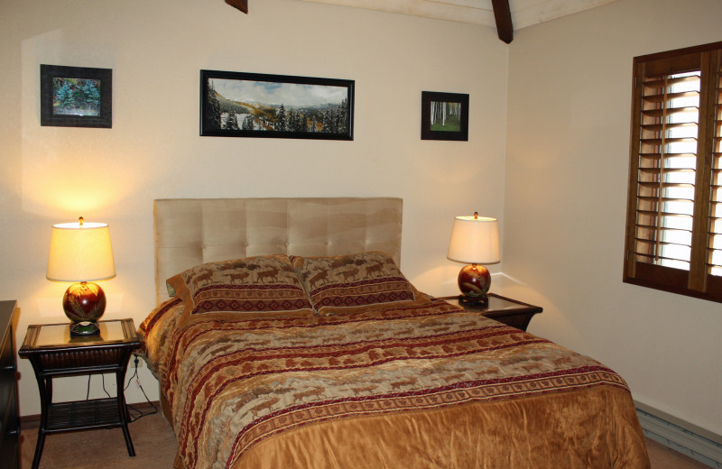 Guest bedroom at Cascade Village Condominiums.