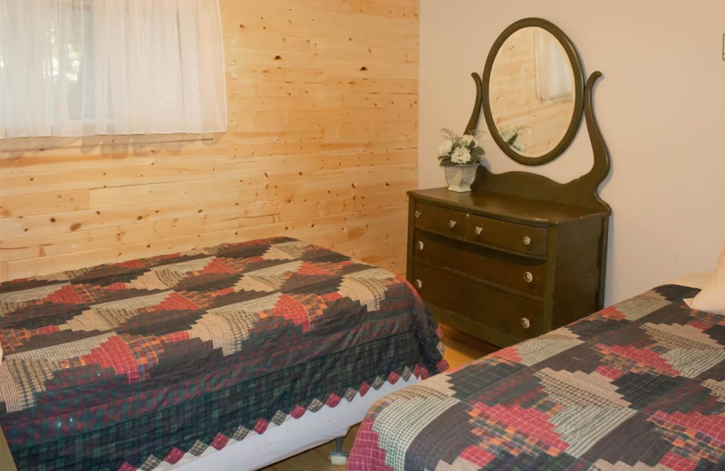 Cottage bedroom at Mattawa River Resort.