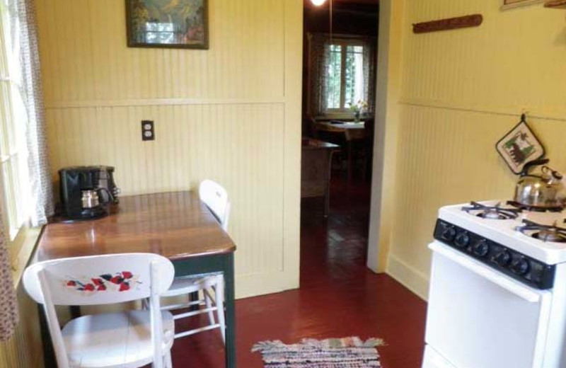 Cabin kitchen at Lochaerie Resort.