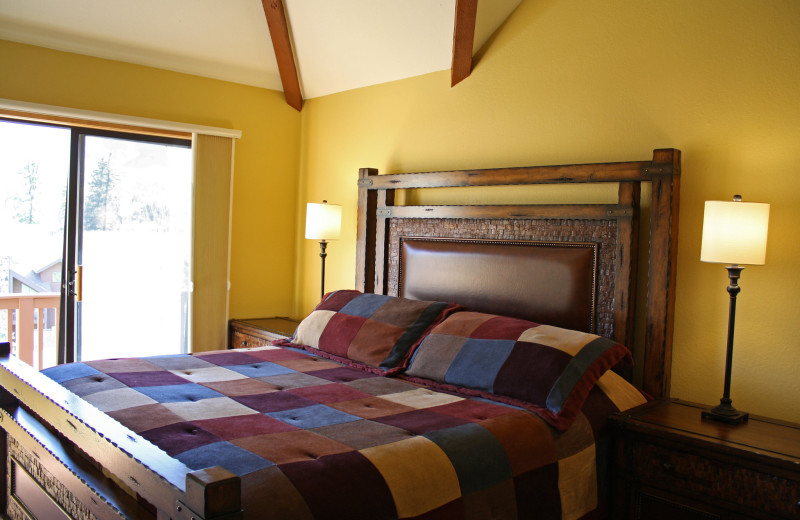 Guest bedroom at Cascade Village Condominiums.