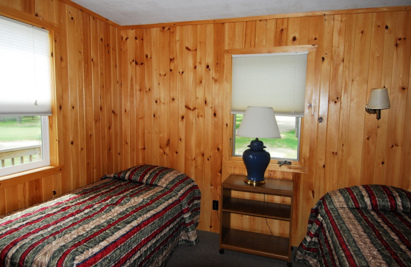 Cabin bedroom at Geiger's Trails End.