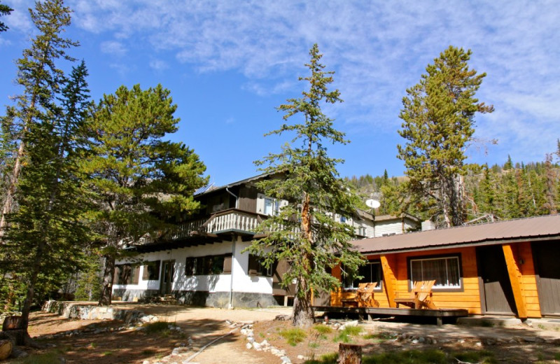 Exterior view of Cathedral Lakes Lodge.