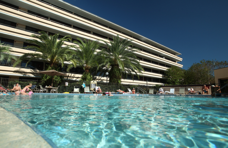 Outdoor pool at Rosen Inn at Pointe Orlando.