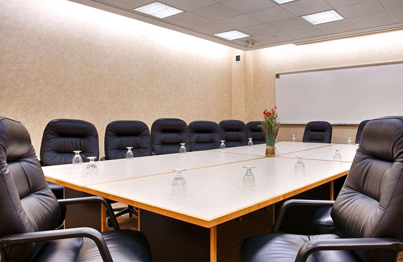 Meeting room at Country Inn & Suites - Fergus Falls.