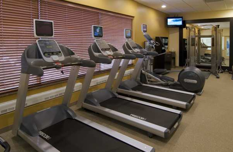 Fitness center at Hilton Garden Inn Cleveland East/Mayfield Village.