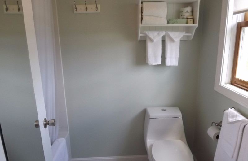 Guest bathroom at Mariner Resort.