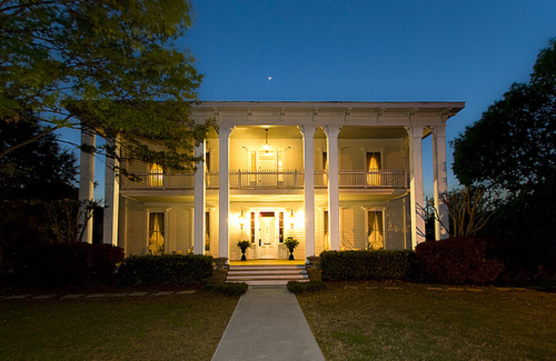 Exterior view of Bingham House Bed & Breakfast.