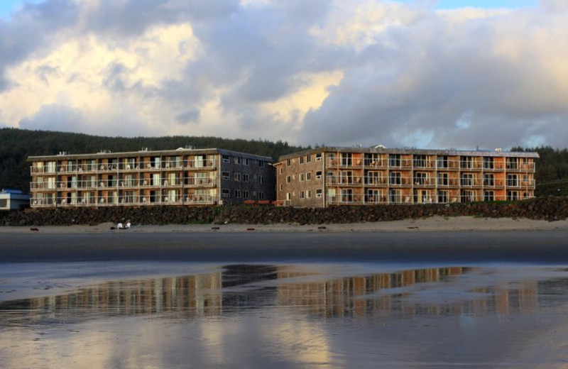 Exterior view of The Tolovana Inn.