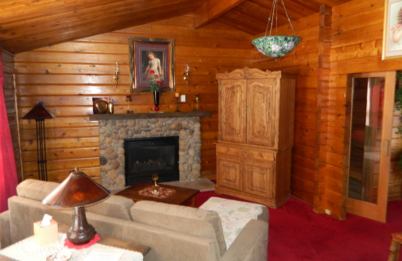 Guest room living room at Eldora Lodge.