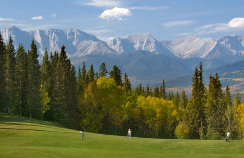 Hinton Golf Course at Overlander Mountain Lodge