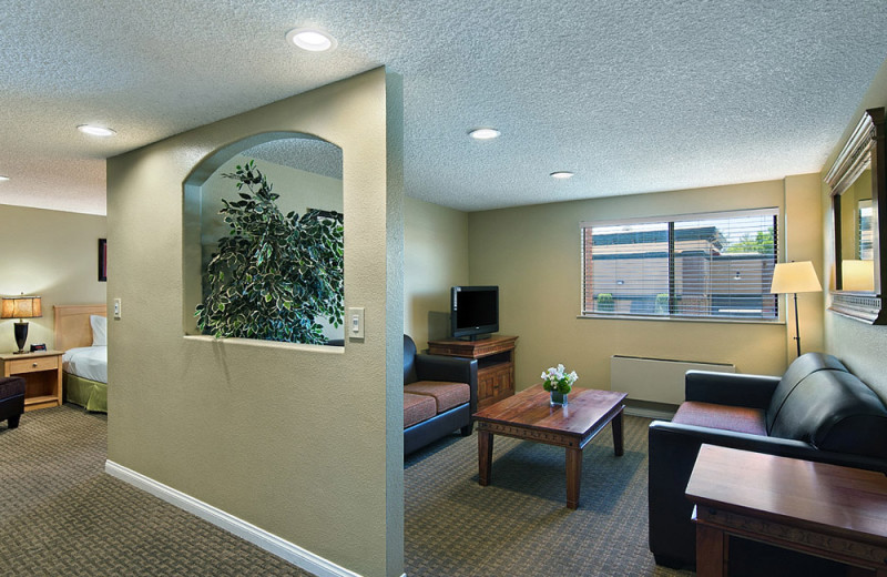 Guest room at Oxford Suites Lancaster.