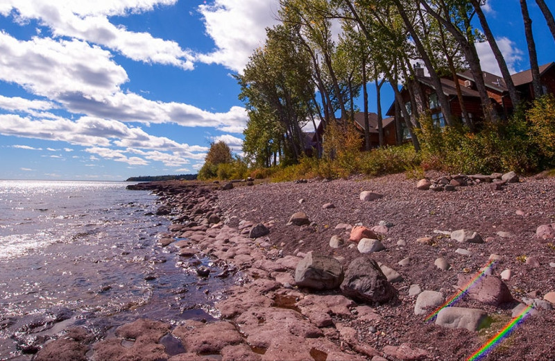 Exterior view of Grand Superior Lodge on Lake Superior.