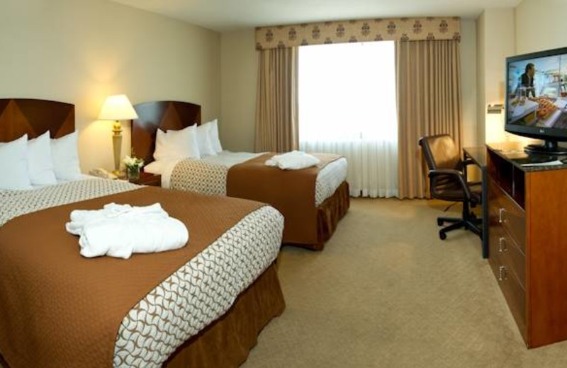 Guest room at Embassy Suites Detroit - Southfield.
