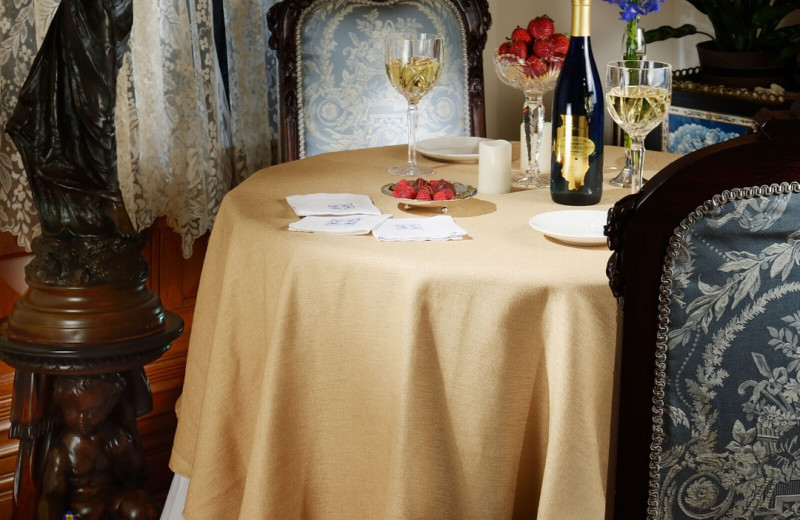 Dining at Queen Anne Mansion and Resort.