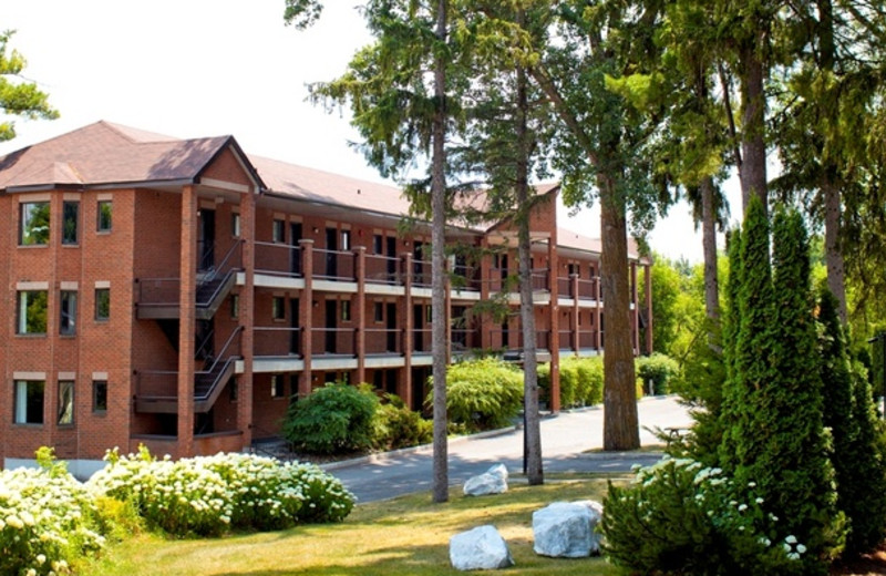 Exterior view of Monterey Inn Resort.