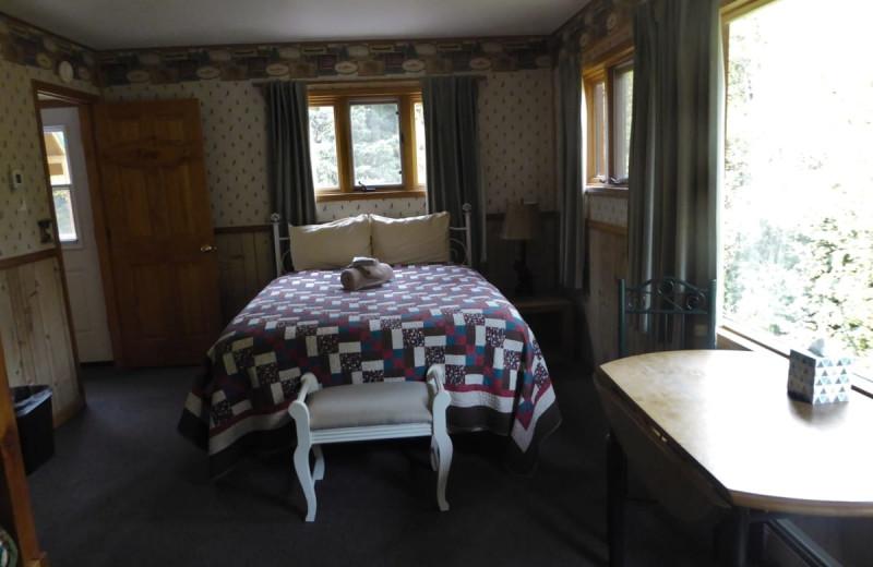 Guest room at Kenai River Drifter's Lodge.