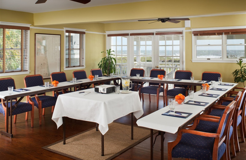 Meeting Room at Elizabeth Pointe Lodge 