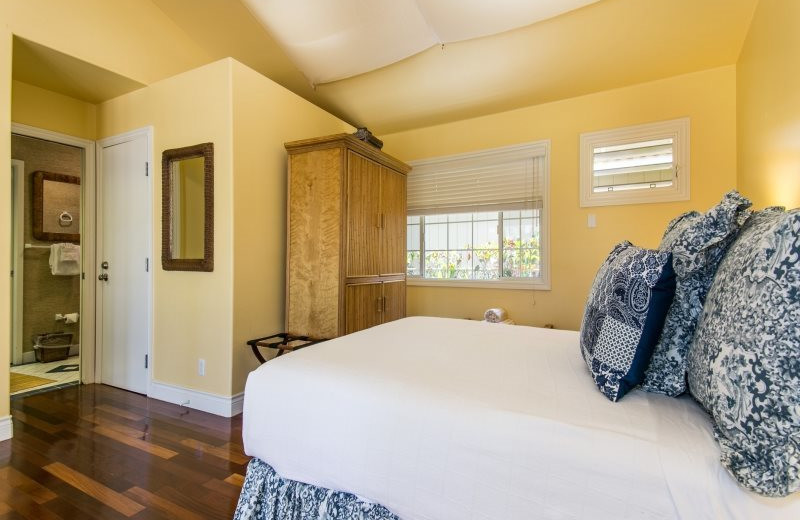 Vacation rental bedroom at Great Vacation Retreats.