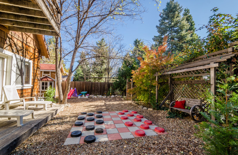 Yard checkers at Arrowhead Pine Rose Cabins.