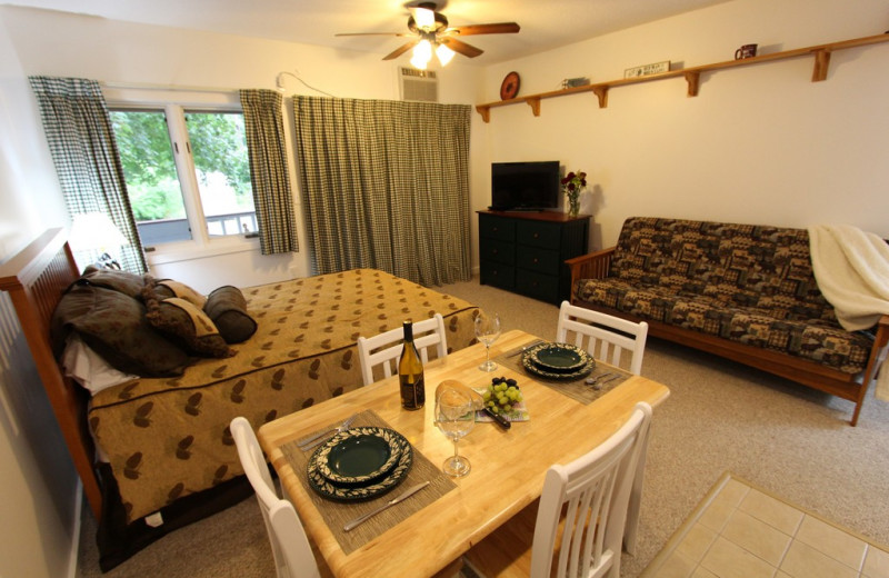 Guest room at The Lodge at Lincoln Station.