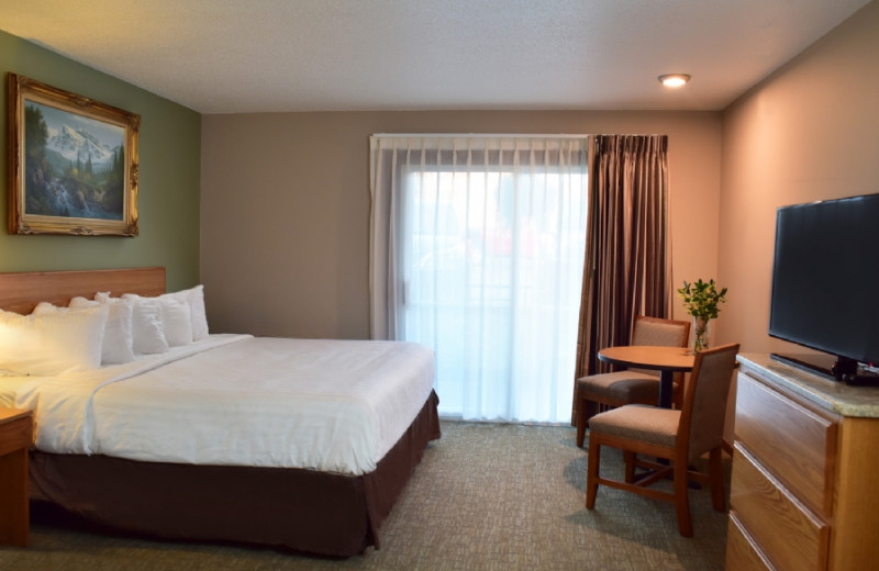 Guest room at Cliffside Resort & Suites.