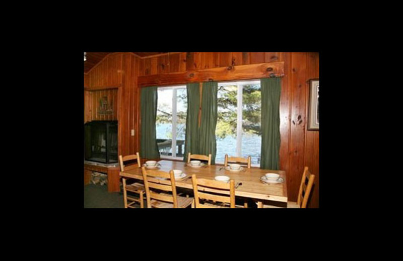 Cabin dining room at Broadwater Lodge.