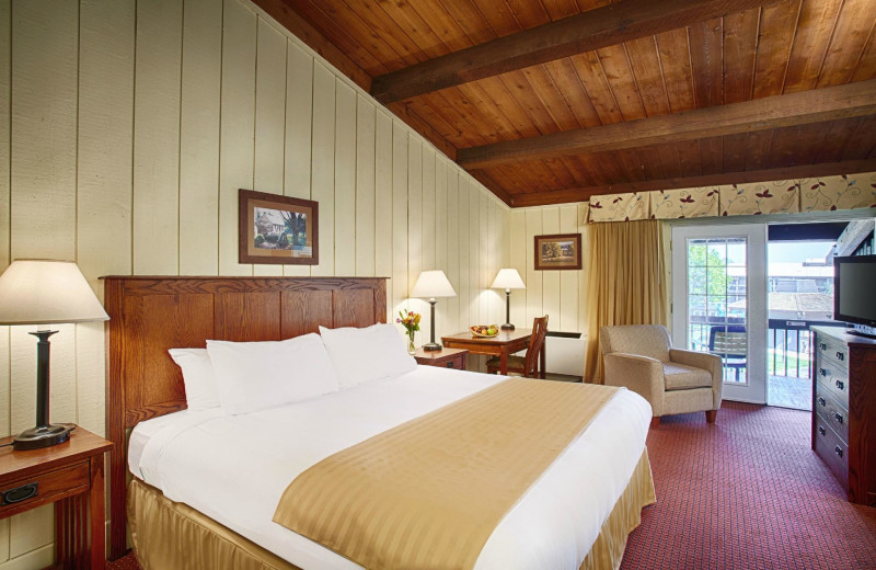 Guest room at Salt Fork Lodge 