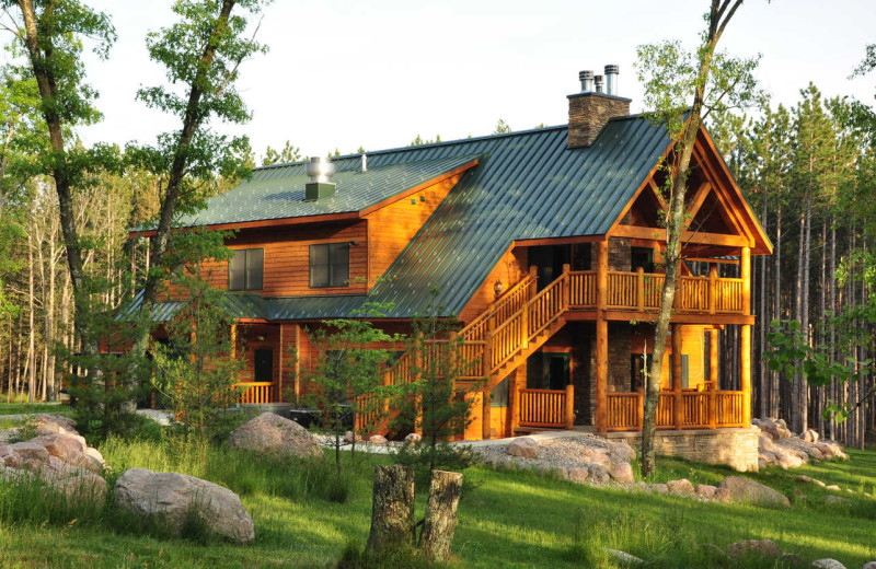 Cabin exterior at Apple Creek Whitetails Ranch.