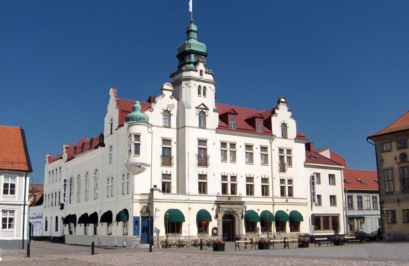 Exterior view of Provobis Calmar Stadshotell.