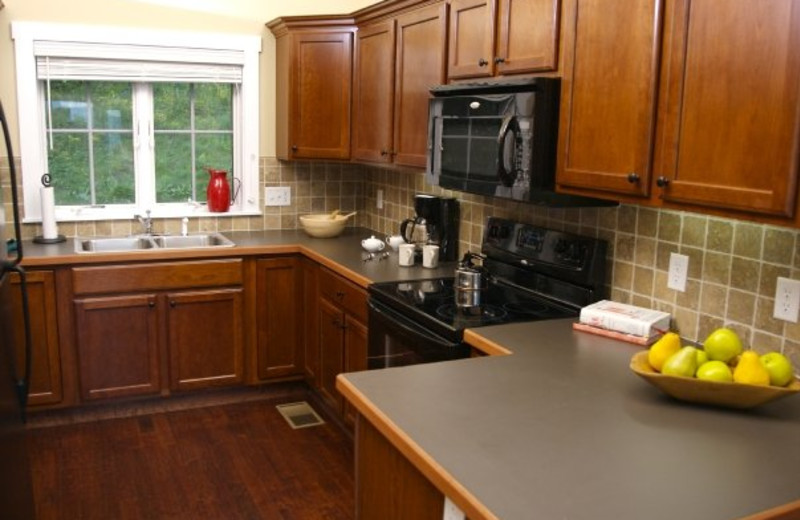 Lakeview cottage kitchen at Willough Vale Inn.