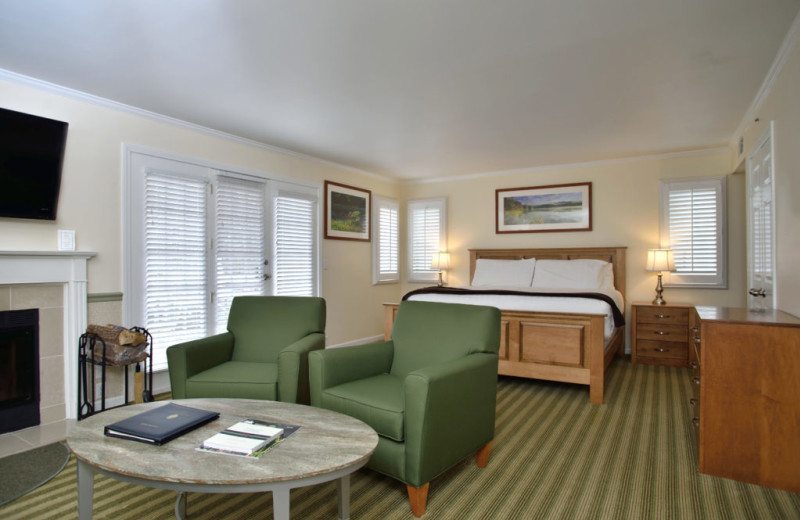 Guest room at The Spa at Norwich Inn.