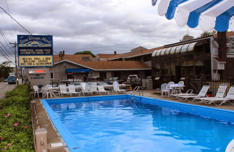 Outdoor pool at Beau Rivage Motel.
