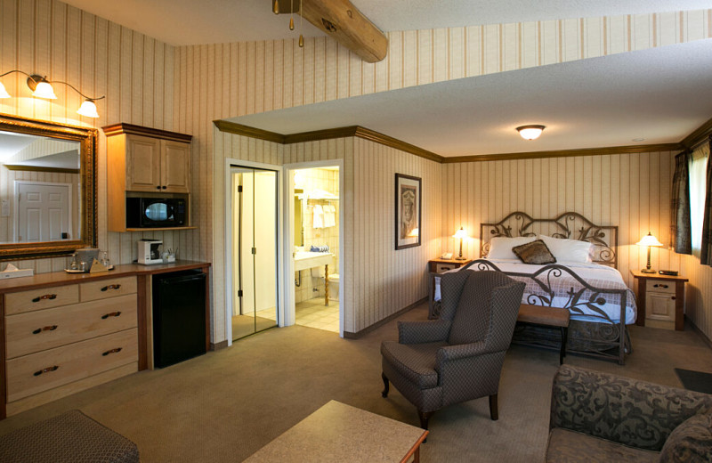 Guest room at Mount Robson Inn.