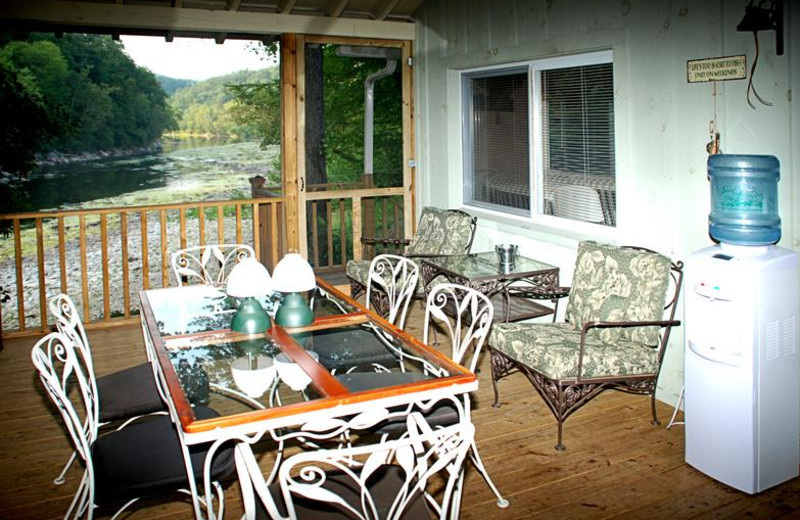 Cottage patio at Greenbrier River Retreat.