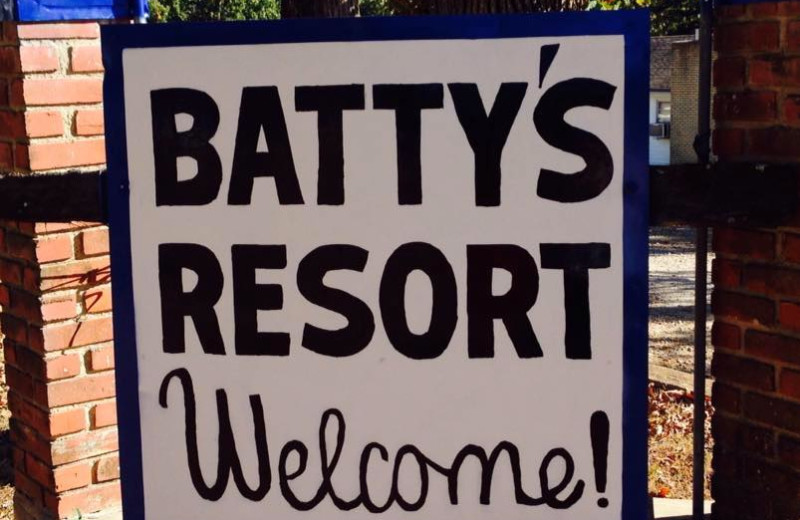 Welcome sign at Batty's Resort.