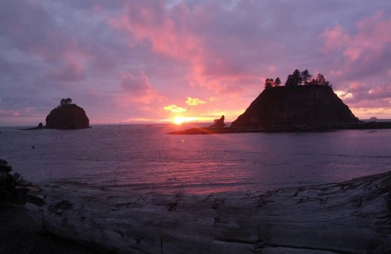 Beach sunset at Olympic View Cabins.